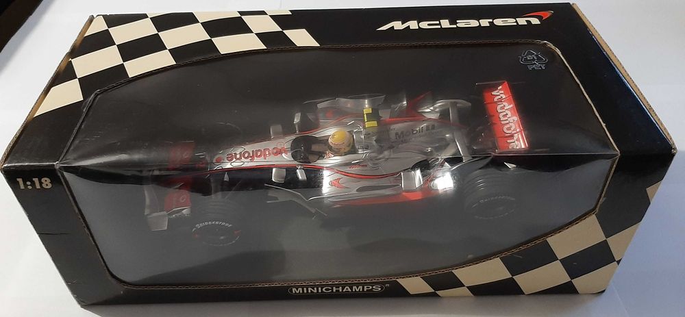 Lewis Hamilton 1a vitória McLaren MP4-22 F1 2007 Minichamps 1:18