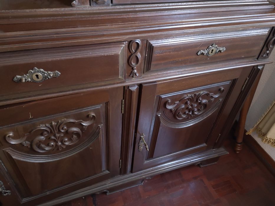 Vendo conjunto movel e mesa antiga
