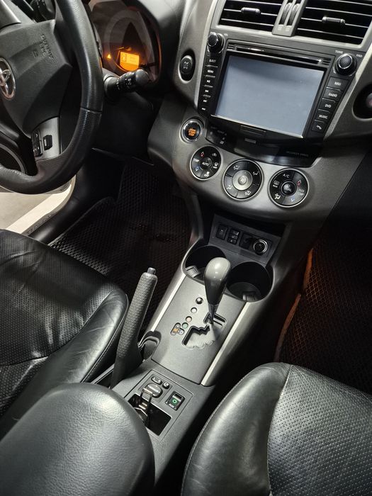 Toyota rav-4 в идеальном состоянии