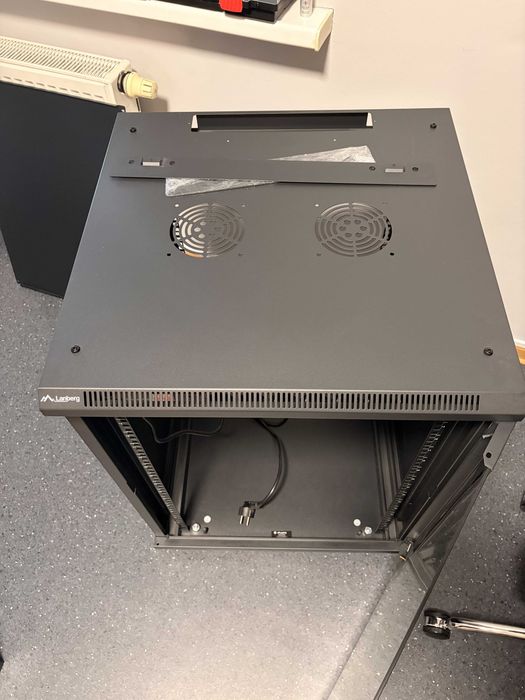 Szafa RACK LANBERG 19" 15U WF01-6615-10B Czarny