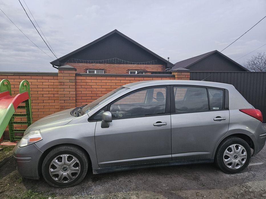 Продам Nissan Versa (Tiida) 2011год
