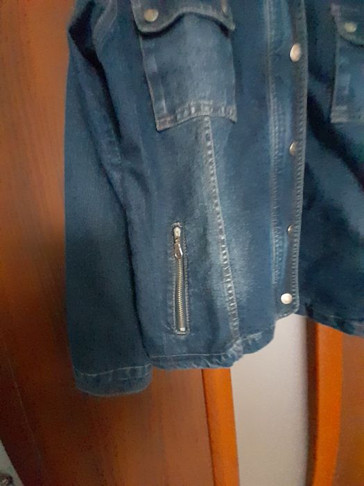 Damska kurtka jeansowa