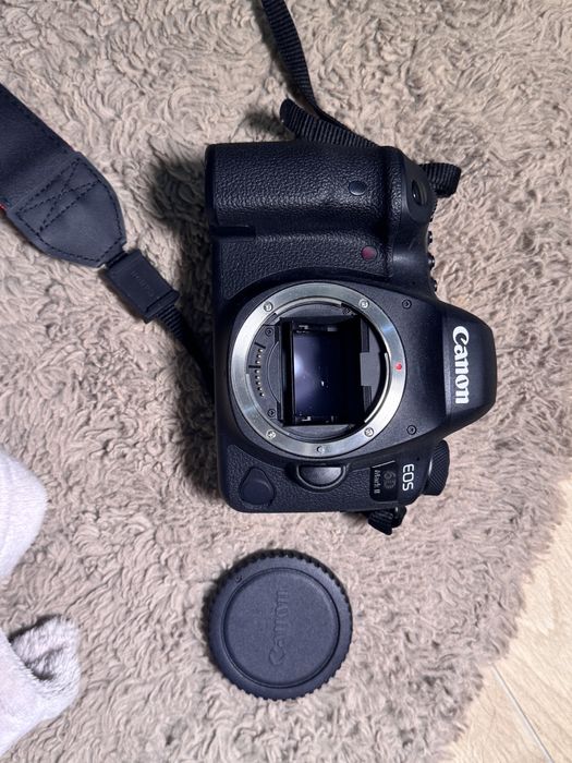 Продам Canon 6D mark ll +обьектив ef 50 mm f/1.8 stm