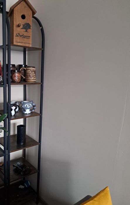 Wąski regał pionowy w stylu vintage – loft, do salonu, biura, kuchni