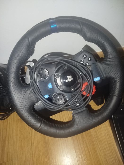 Volante Logitech G29 Driving Force + Pedais + Alavanca de Câmbio (Shifter) PS5/PS4/PC