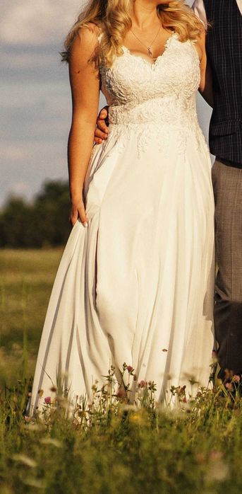 Suknia ślubna z muślinową spódnicą