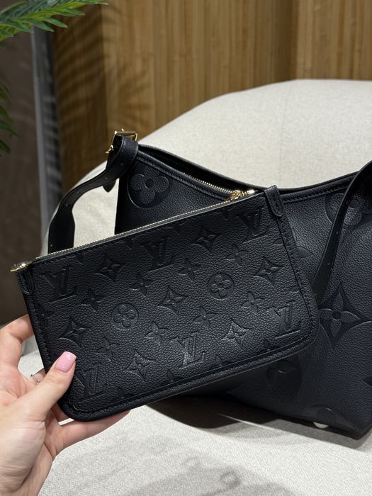 Сумка Louis Vuitton CarryAll Monogram Empreinte Leather Black