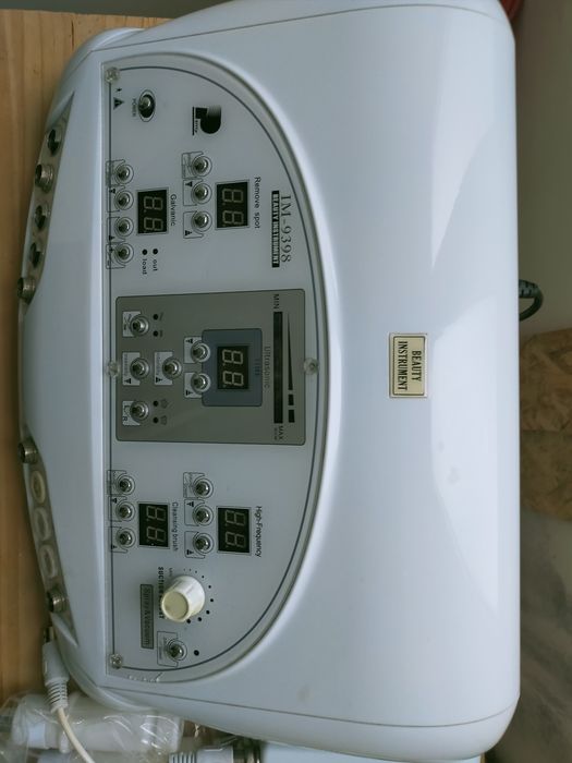 Máquina multifunções para estética