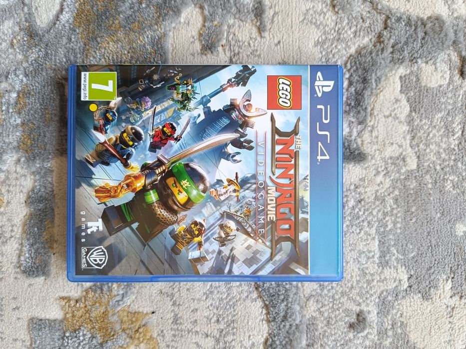 Playstation 4 in excellent condition with two controllers64309593041667124