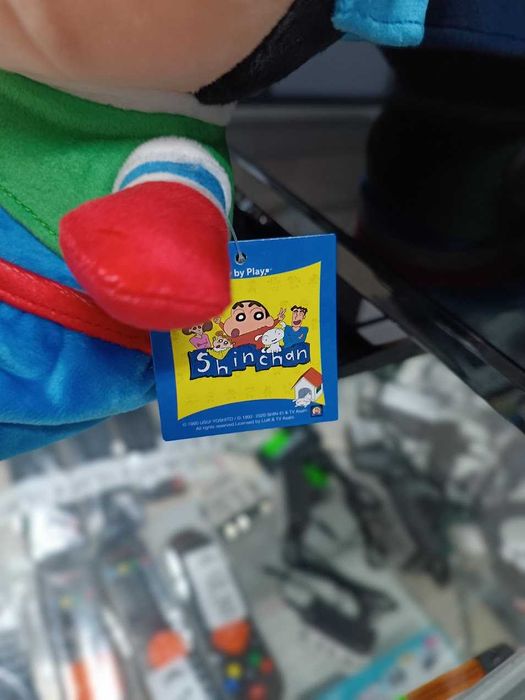 PROMO:Peluche Shin Chan ultra herói 32cm