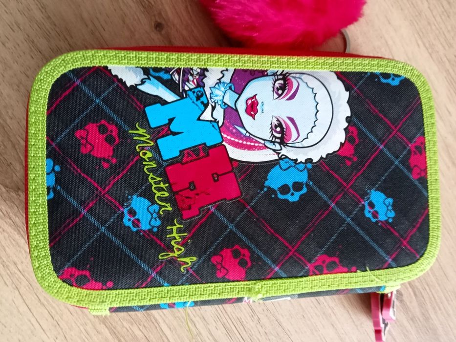 Piórnik z dwoma przegrodami