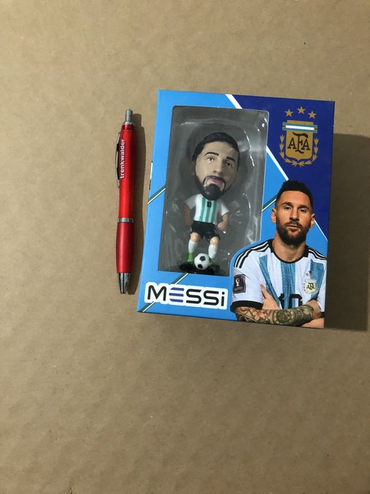 Figuras das Ronaldo,Messi,Ronaldinho,Holland da boa qualidade.