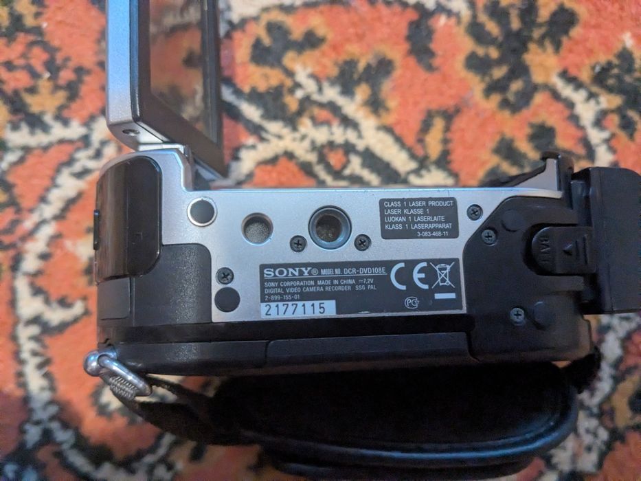 Відеокамера SONY Handycam DCR-DVD108E