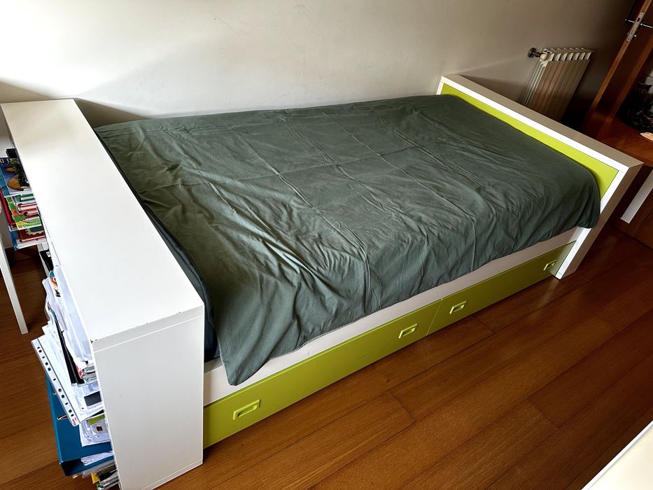Cama Individual com Gavetas