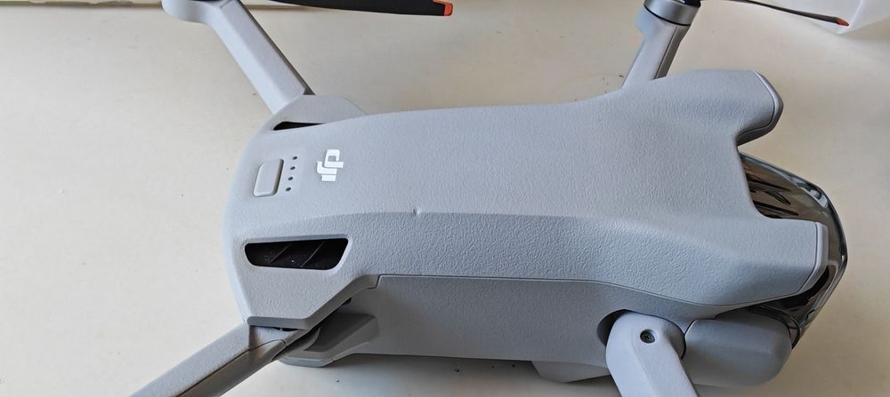 Dron dji mini 3 + rc nowy 2 lata gwarancji