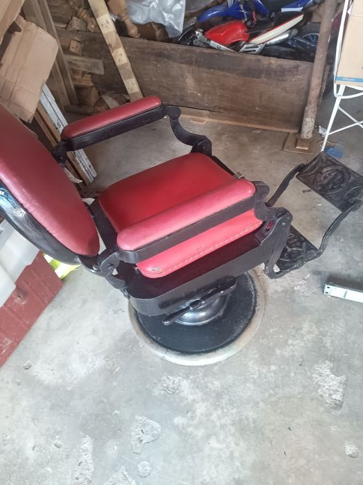 Cadeira de barbeiro antiga