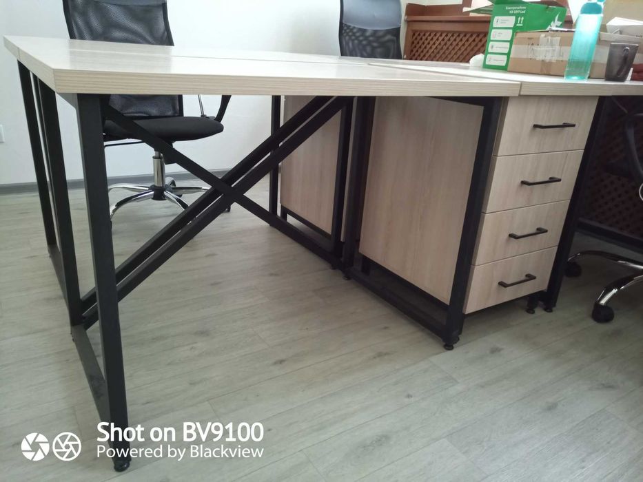 Стол в стиле лофт