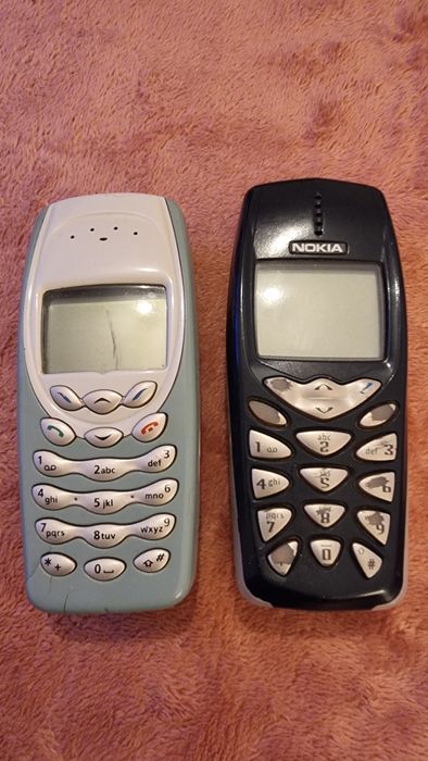 Conjunto de Telemóveis antigos, Nokia e Sharp(Vintage)