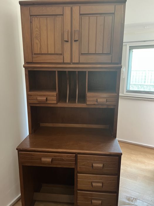 Estúdio e Escrivaninha ler anúncio