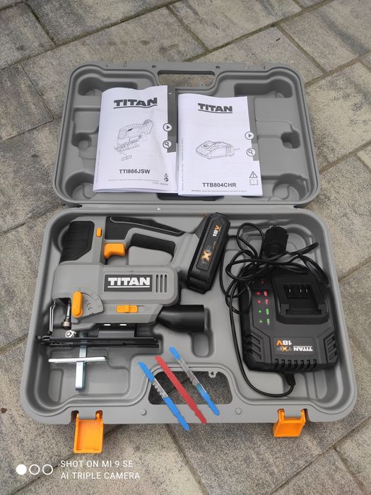 Wyrzynarka Titan 18v, bateria, ładowarka, stan jak nowa