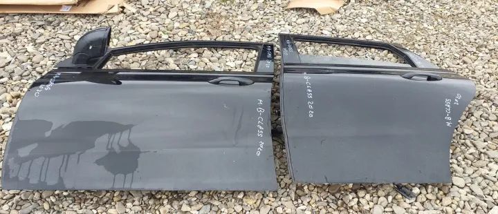 Porta tras esquerda Mercedes Classe B w247 2019-2023