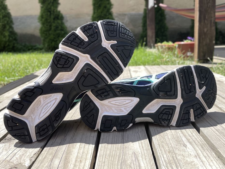 Кросівки ASICS Gel-Essent 2, розмір 42 (26.5 см), стан 8/10