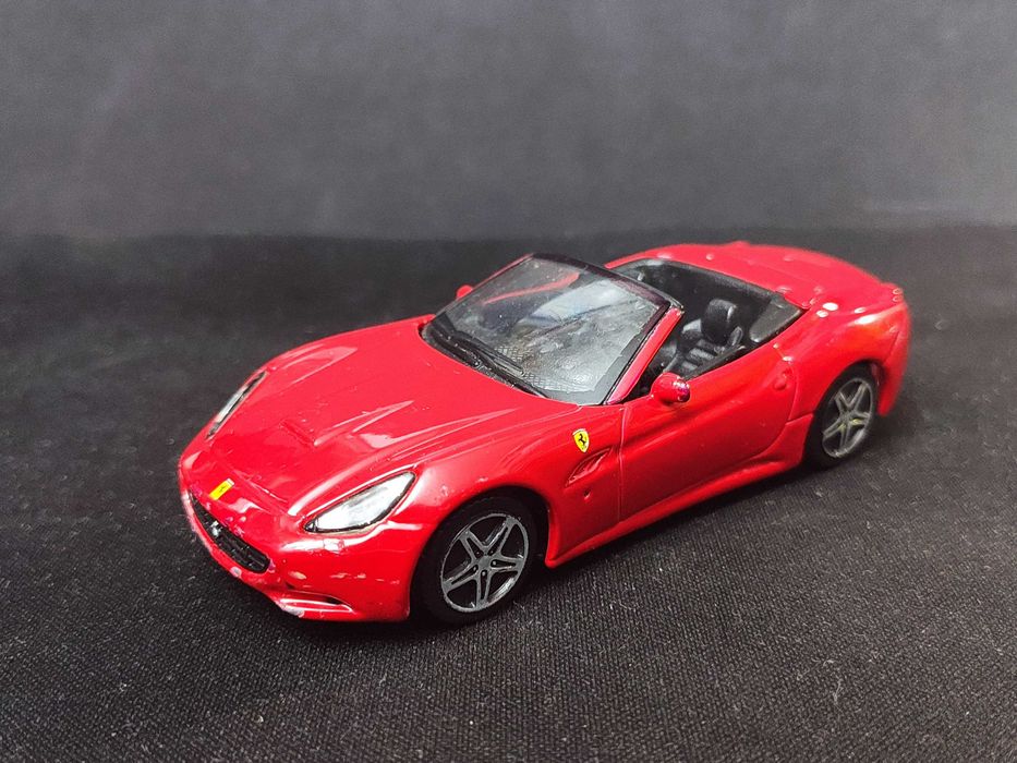 Модель авто Ferrari California Cabrio 1.43 Bburago