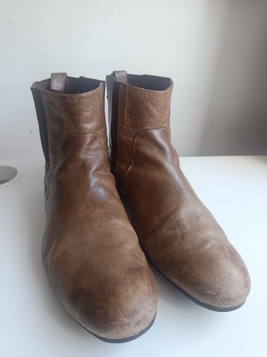 Botins swear by Augustus