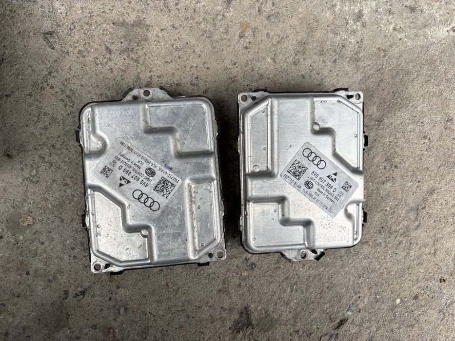 Блок управління фарою VW, Audi 8V0 907 399 D