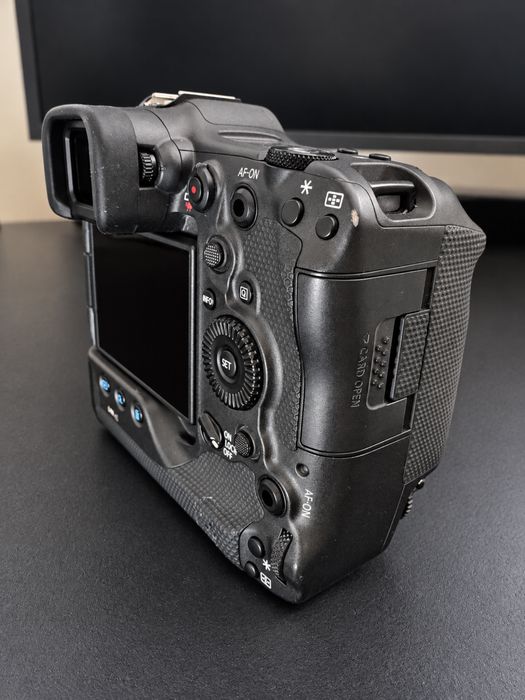 Canon EOS R3 body – polska dystrybucja – komplet – 2023 – lewe body