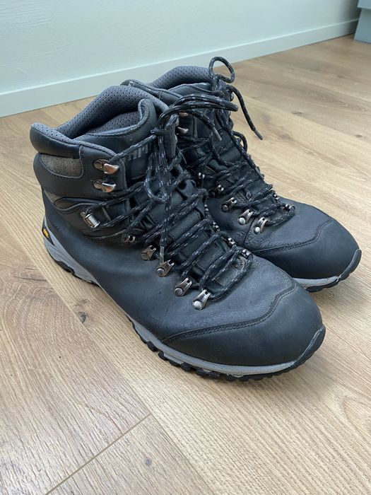 Водонепроникні трекінгові черевики