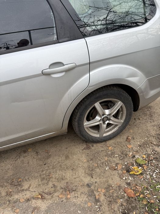 Продам Форд Фокус 1.8 бензин