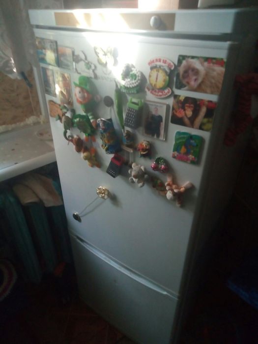 Продаю для холодильника Индезит  уплотнительные резинки. 57*49 и 57*83