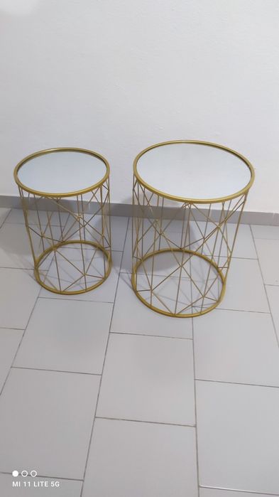 Mesa apoio sofá dourada