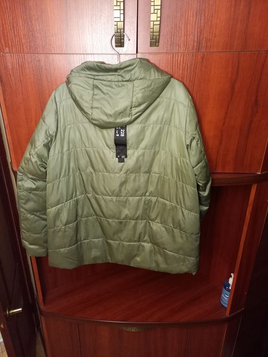 Куртка осіння жіноча розмір 50