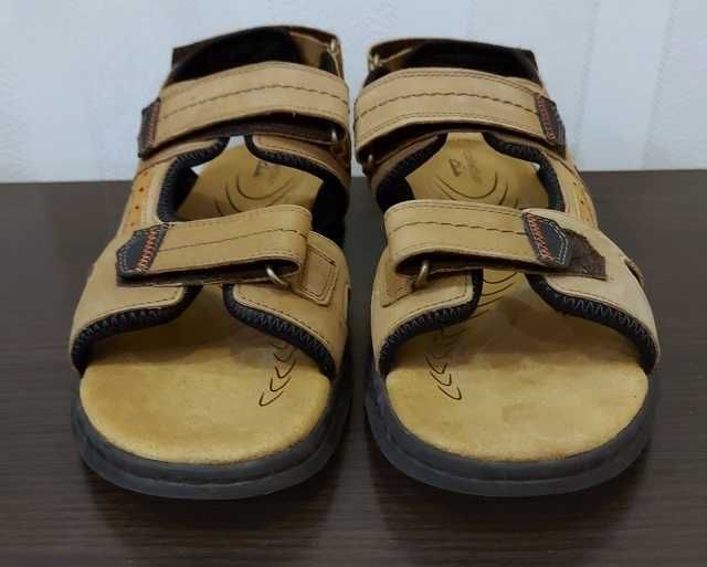 Сандалі     Clarks