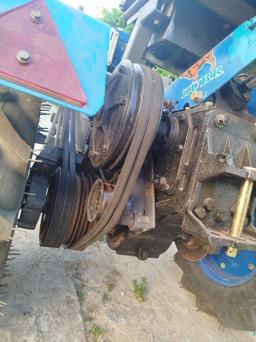 Саморобний трактор Зубр