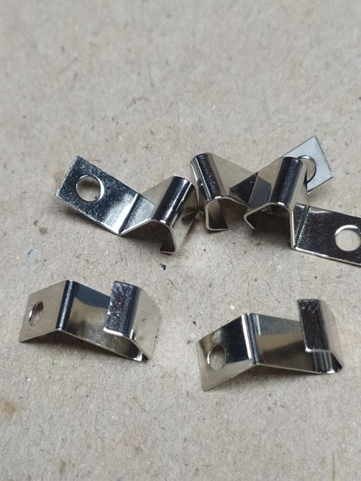 Контакти з пружинної сталі