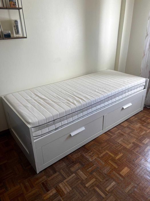 Cama IKEA BRIMNES Individual / Dupla Com Gaveta Com Colchão - Semi-Nova 70€