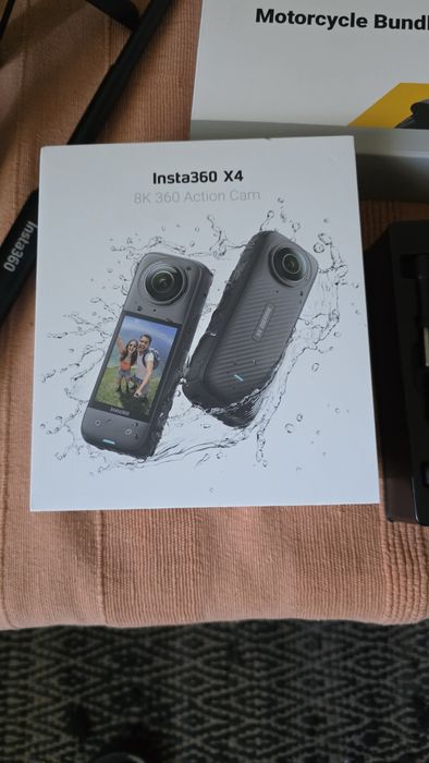 Insta 360 X4 + tripé e selfie stick + motorcycle bundle