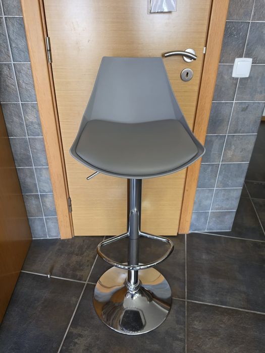 Vendo bancos de cozinha pé alto