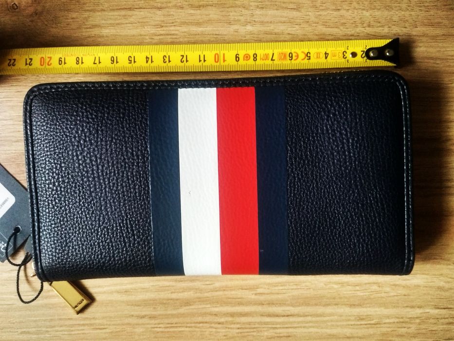 Piękny Duży portfel Tommy Hilfiger Nowy Oryginalny