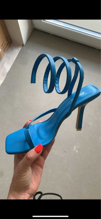 Ubrania nowe z metkami