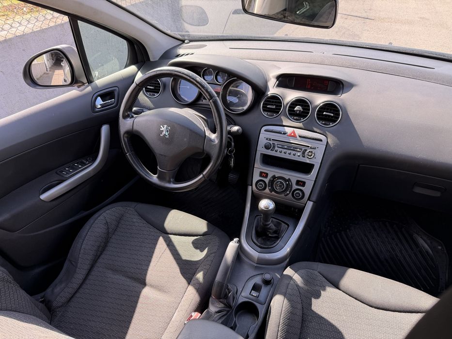 Peugeot 308 SW 7 Lugares foto 3