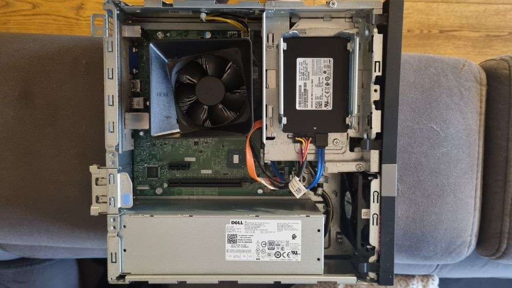 DELL Vostro 3268 sff, i5-7400, 8GB DDR4 2400, 256GB SSD, Windows 10Pro