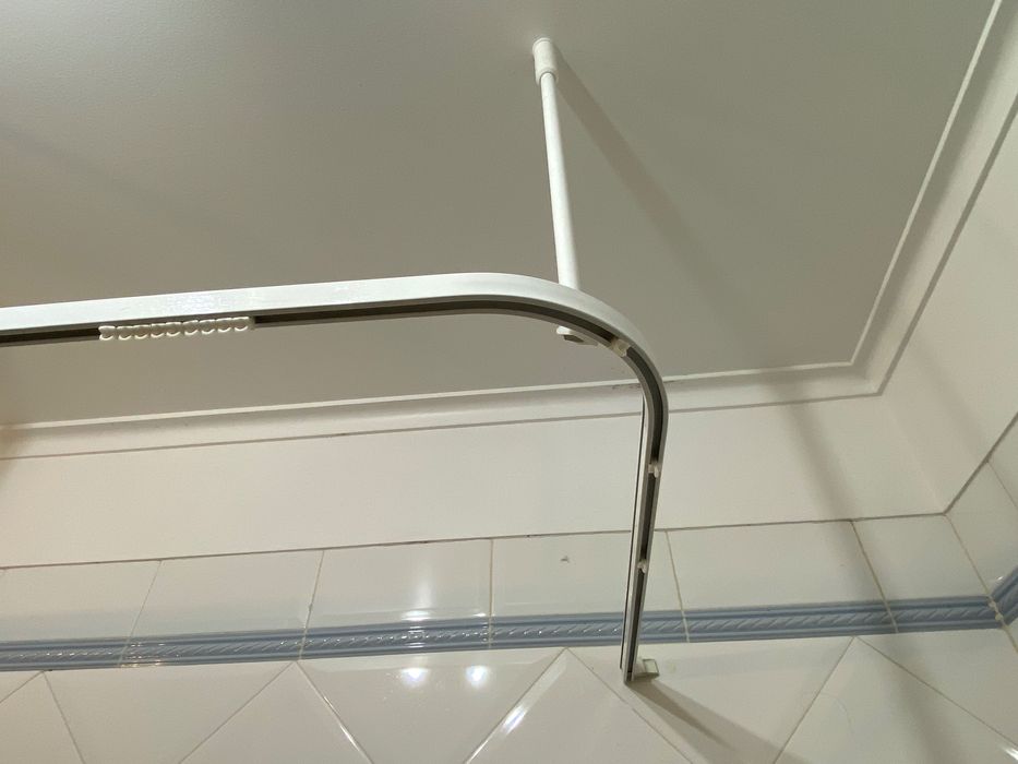 Suporte cortina banheira em curva, corrimento total. Wc casa de banho