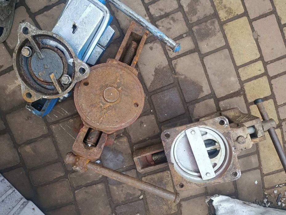 Продам тиски  слесарные