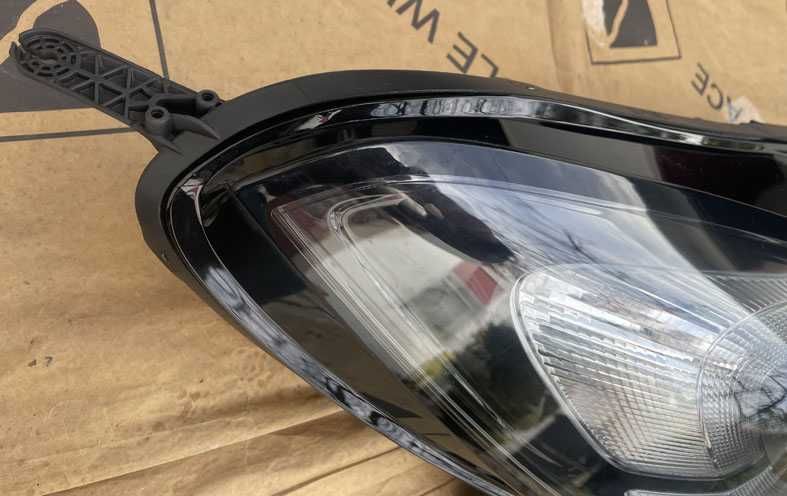 oticas frontais ESQ/DT opel corsa E (X15)