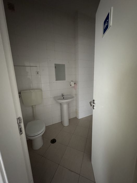 Vende-se loja comercial