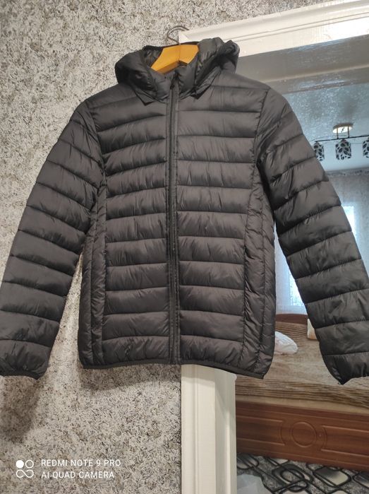 Продам куртку весна -осінь